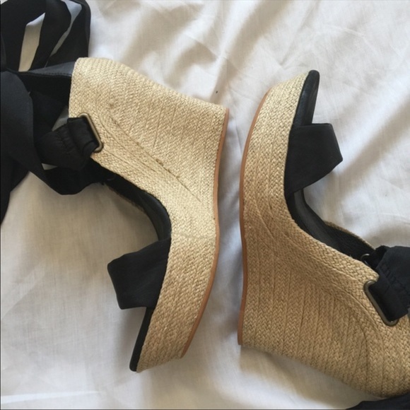 Ugg Jewels Platform Wedge in Black, Size 6.5 - Picture 3 of 4